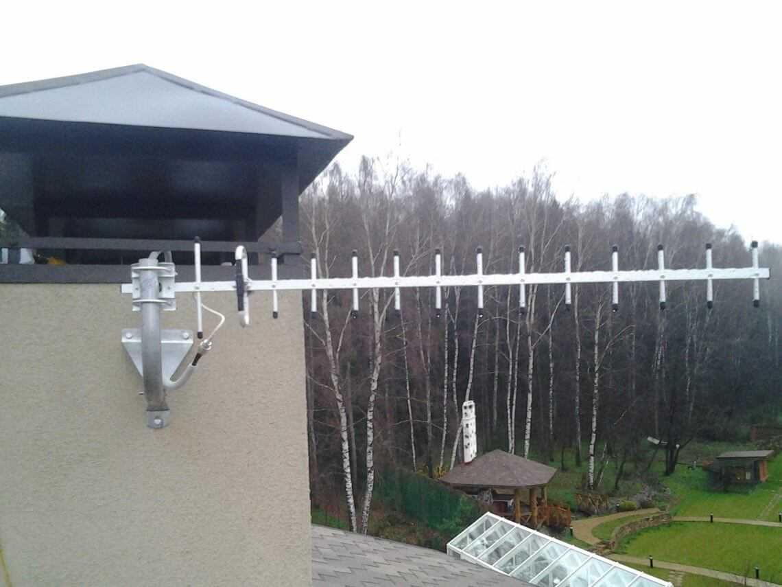 Как поставить антенну на крышу дома