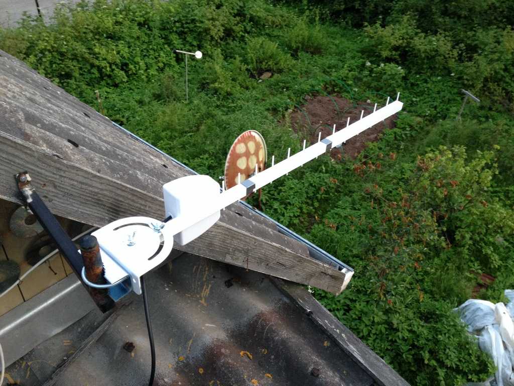 Как установить антенну на даче и в городе