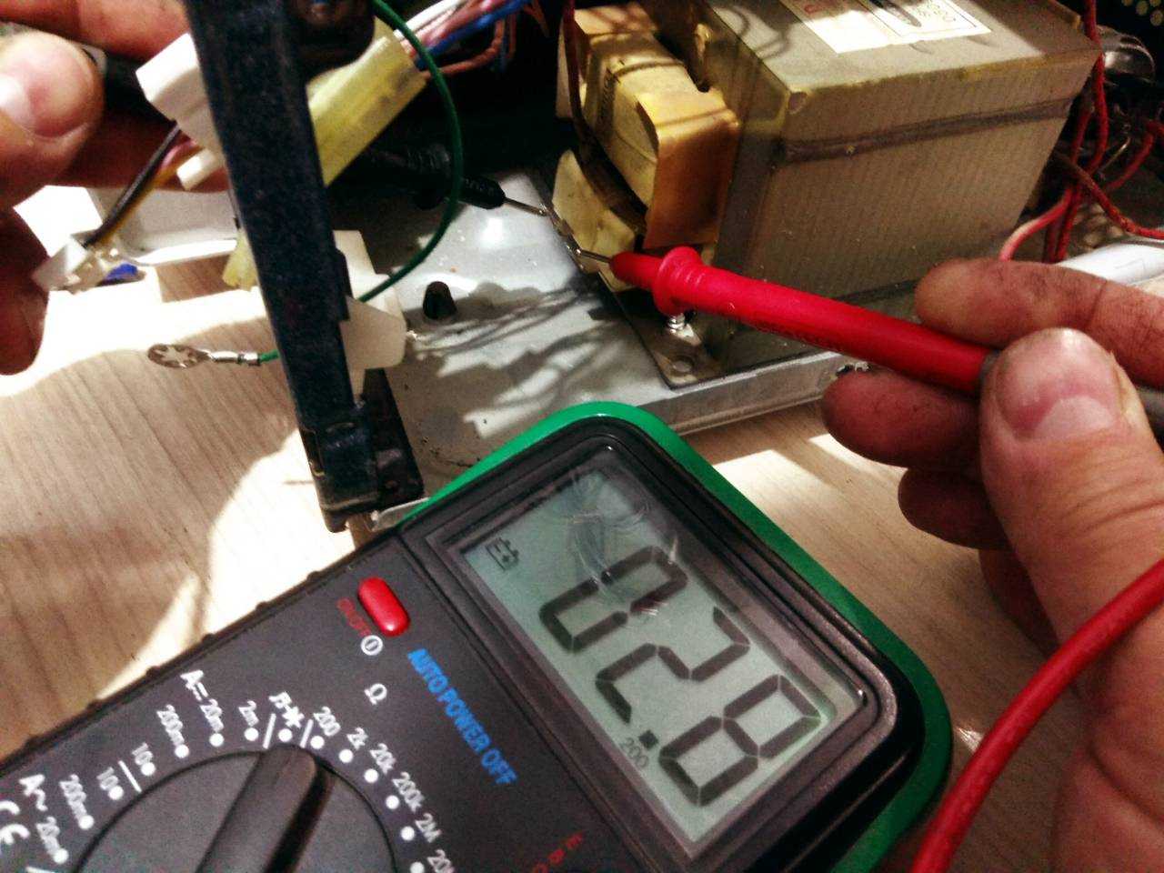 Как проверить конденсатор мультиметром на работоспособность