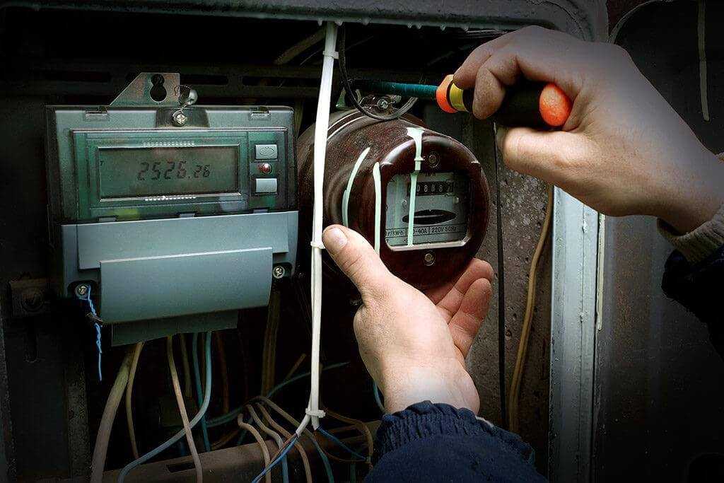 Какая служба должна ставить электросчетчики. какой срок службы электросчетчика в многоквартирном доме