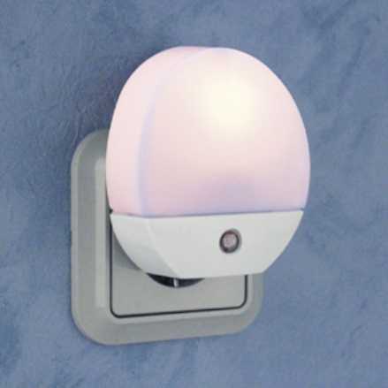 Ночник в розетку (35 фото): детский розеточный светодиодный ночной светильник с датчиком движения и в виде пчелки