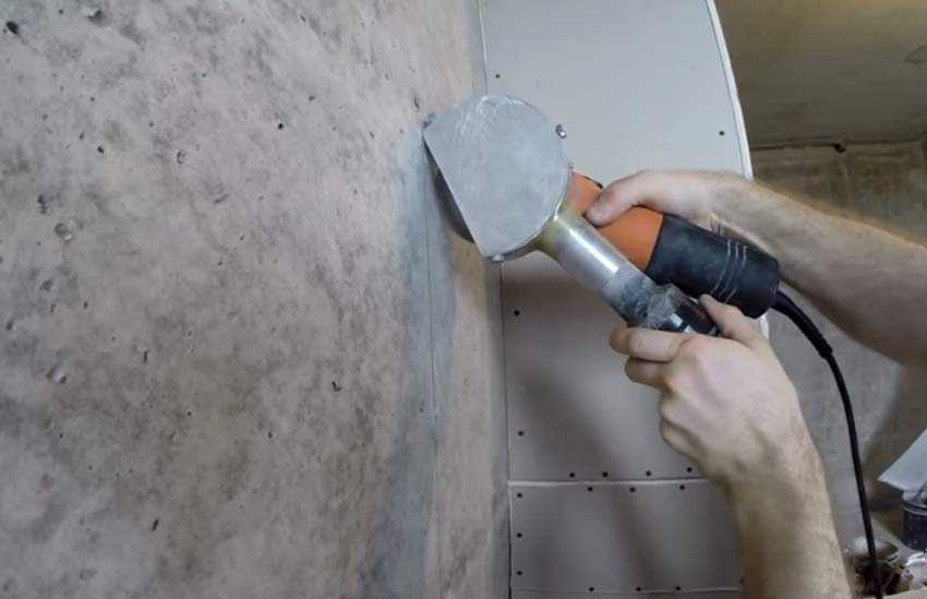 Штробление стен под проводку: как и чем штробить стены без пыли