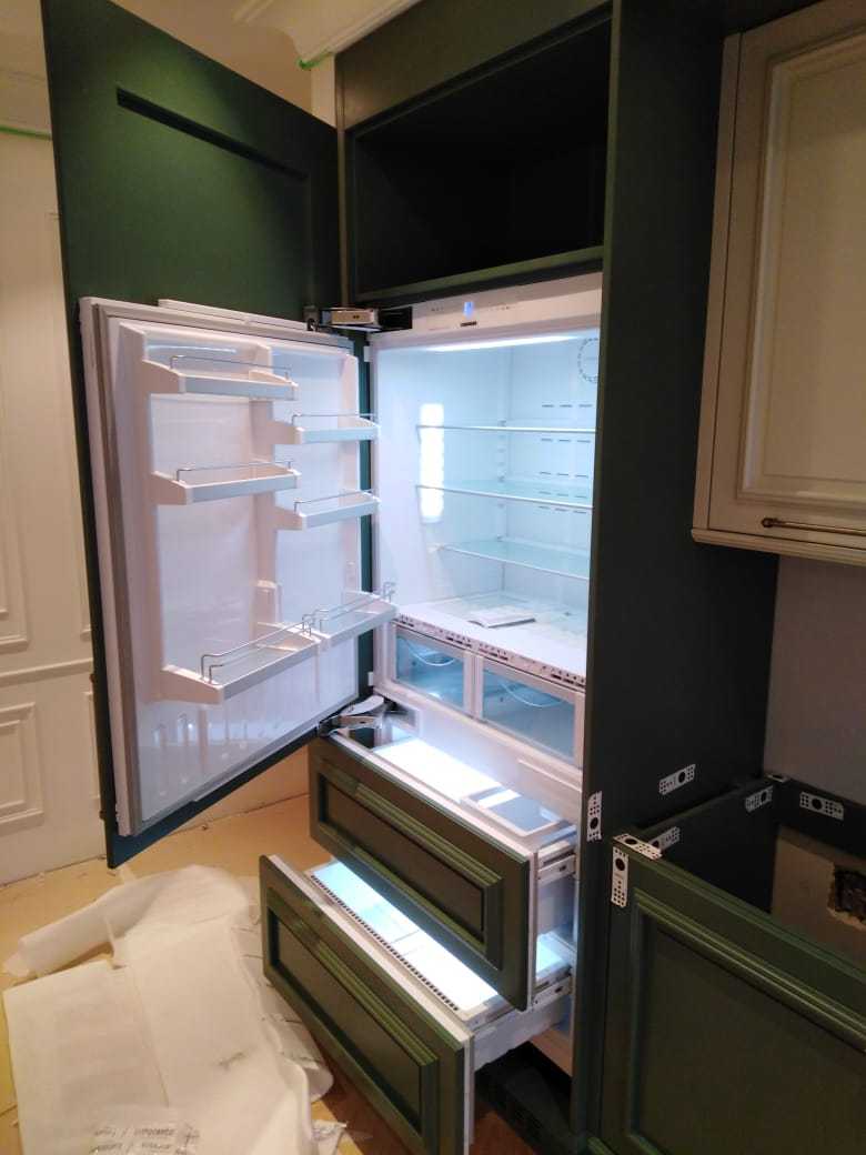 Как правильно установить встраиваемый холодильник