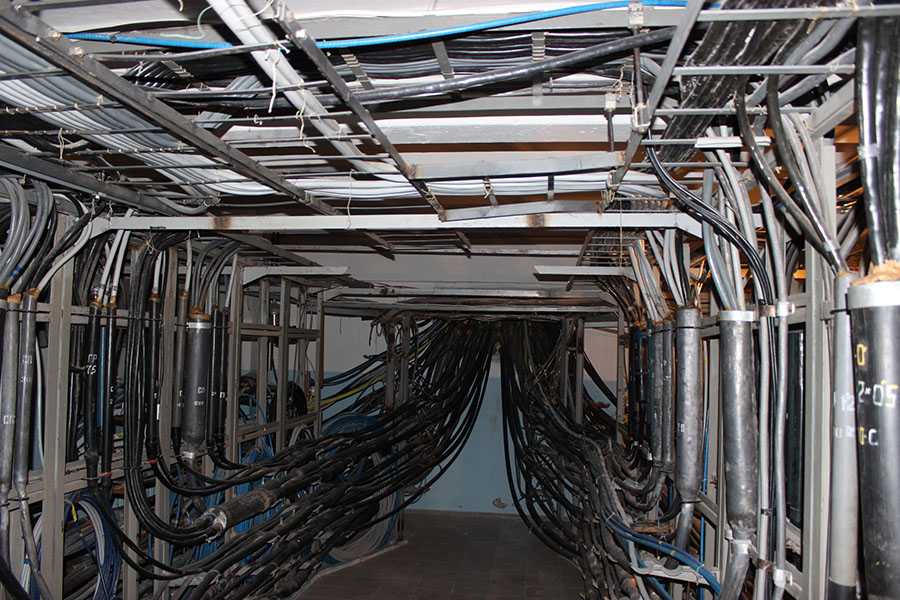 Устройства для протяжки проводов и кабелей через закрытые монтажные каналы