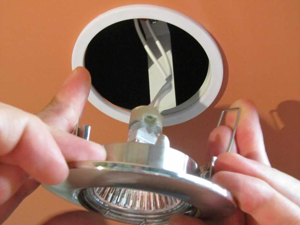 Инструкция, как подключить светильник своими руками: пошаговое руководство + фот от профи