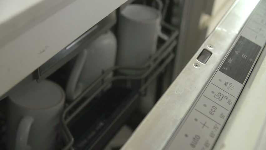 Не включается посудомоечная машина: причины и ремонт
