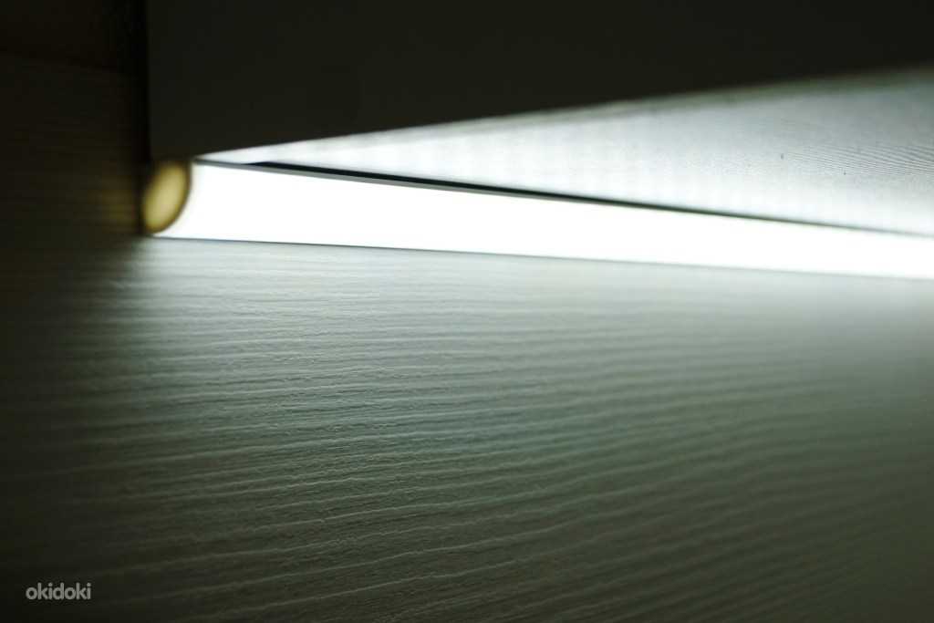 Варианты освещения комнаты с натяжным потолком: 10 способов подсветки