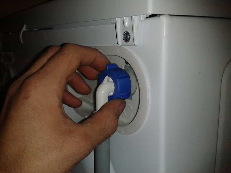 Почему стиральная машина выбивает автомат во время стирки