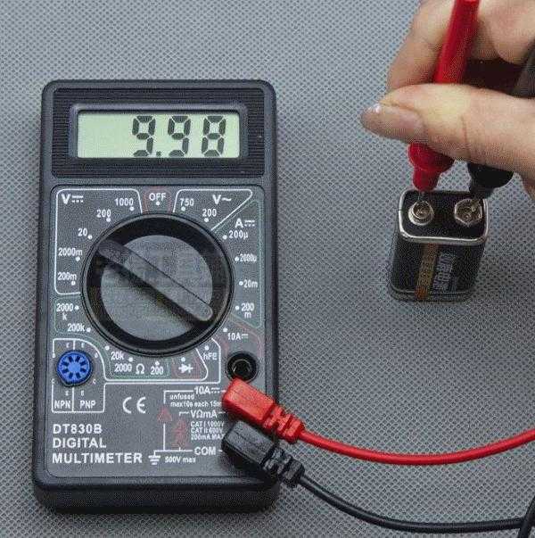 Прибор для измерения напряжения в электрической цепи