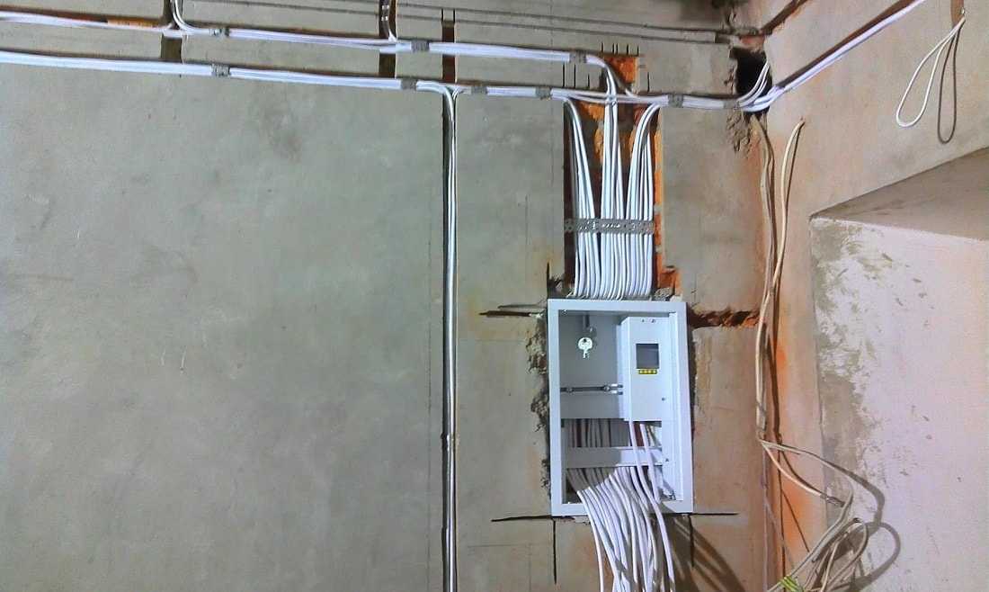Как провести кабель по фасаду здания и какие требования нужно учитывать
