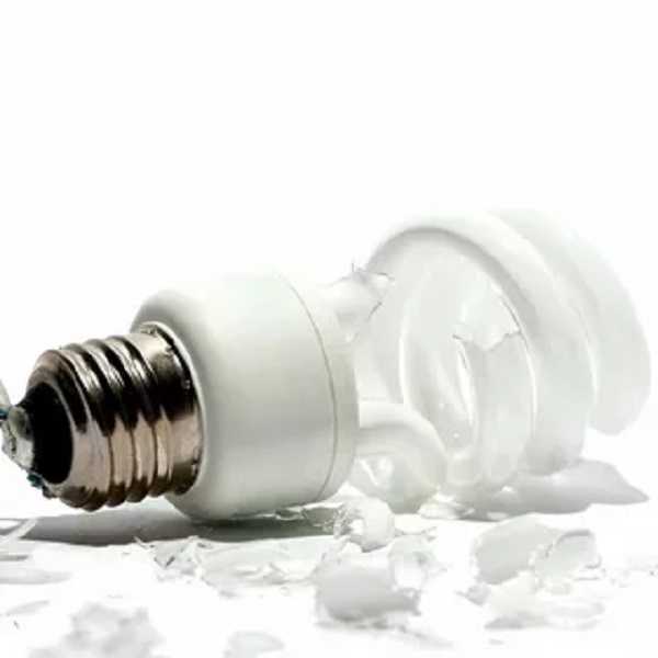 Разбилась энергосберегающая лампочка - что делать?