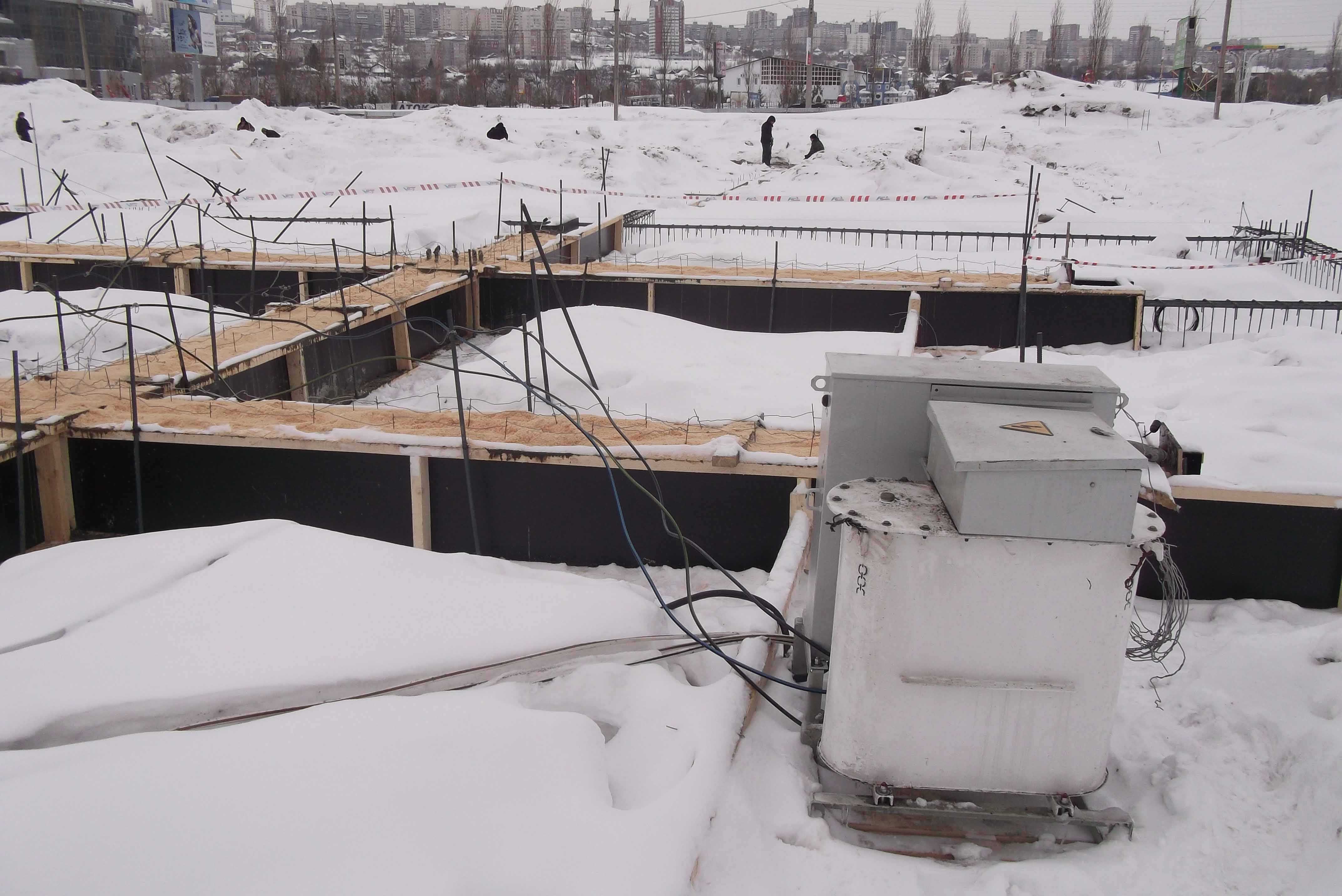 Как прогреть бетон зимой во время стройки?