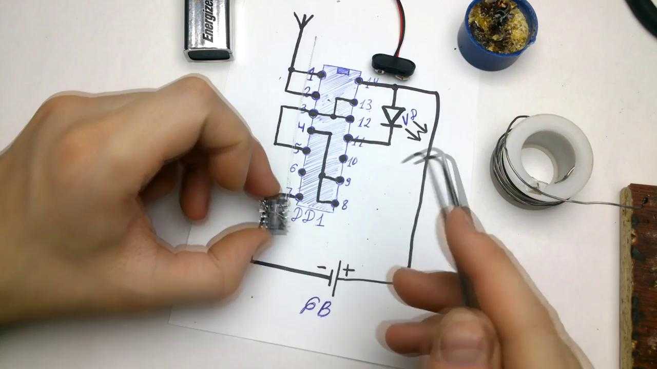 Как сделать детектор скрытой проводки своими руками?