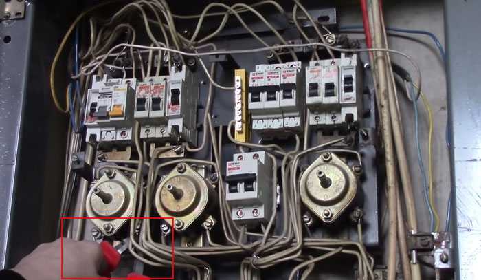Как подключить автомат в щитке: подключение снизу или сверху однополюсных и двухполюсных автоматических электрических выключателей