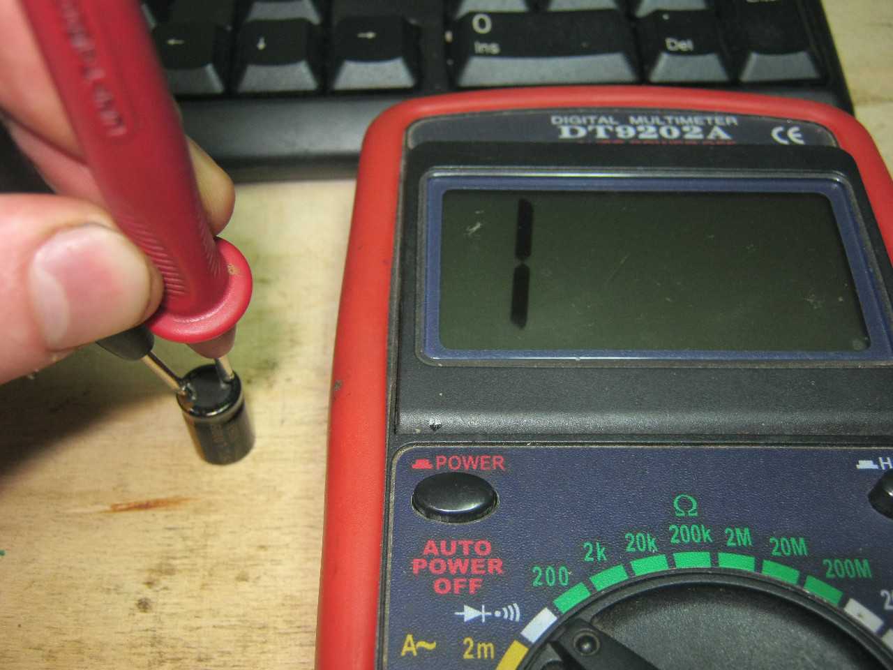 Как проверить конденсатор мультиметром: простые способы
