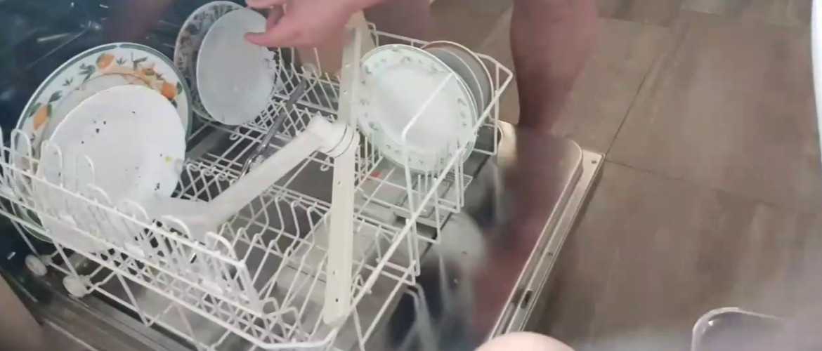 Посудомоечная машина плохо моет посуду: причины и решения