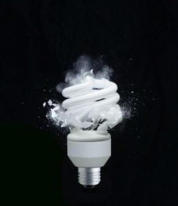 В каких лампах содержится ртуть. разбилась энергосберегающая лампочка в квартире — ваши действия