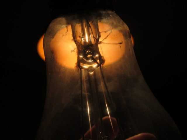 Как правильно разобрать лампочку: инструкция по разбору различных типов ламп. несколько советов как выкрутить цоколь лампочки из патрона как снять цоколь с лампы накаливания