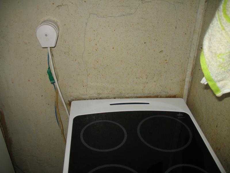 Можно ли подключить духовку и варочную панель к одной розетке?