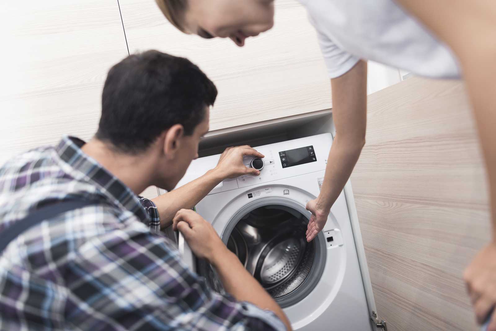 Что делать, если стиральная машина бьет током