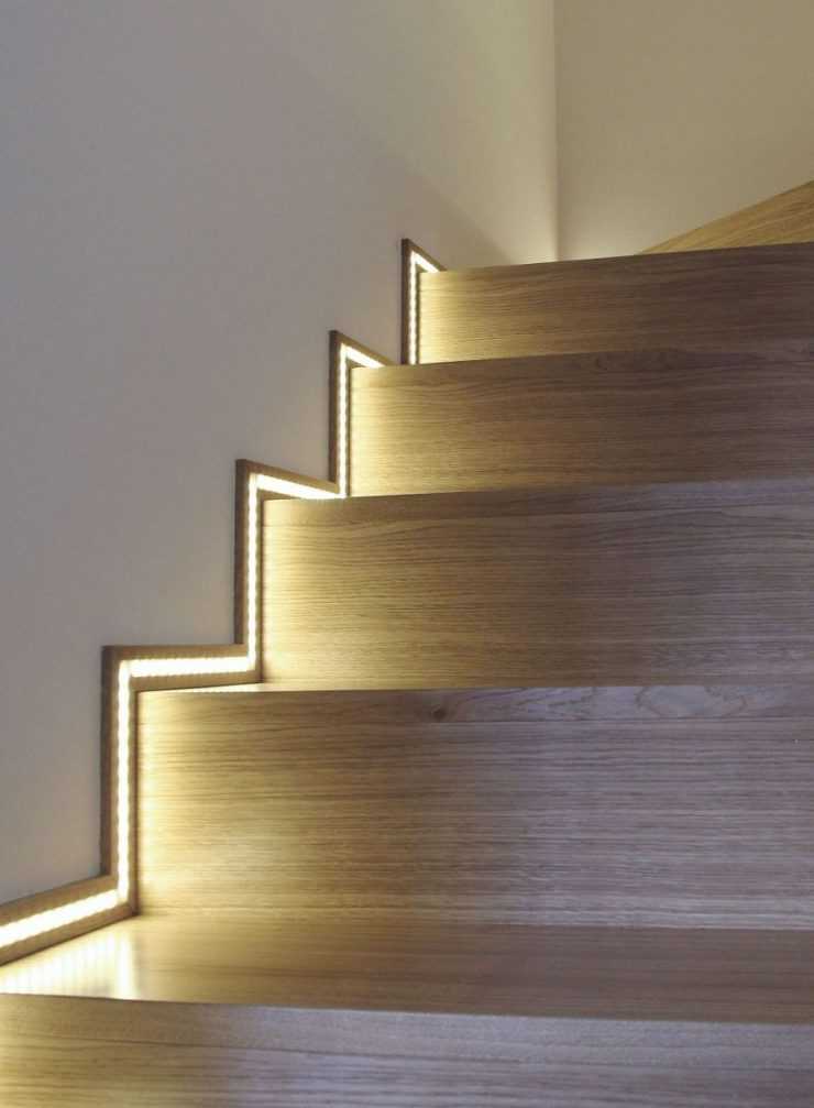 Правила выбора освещения лестницы на второй этаж в частном доме