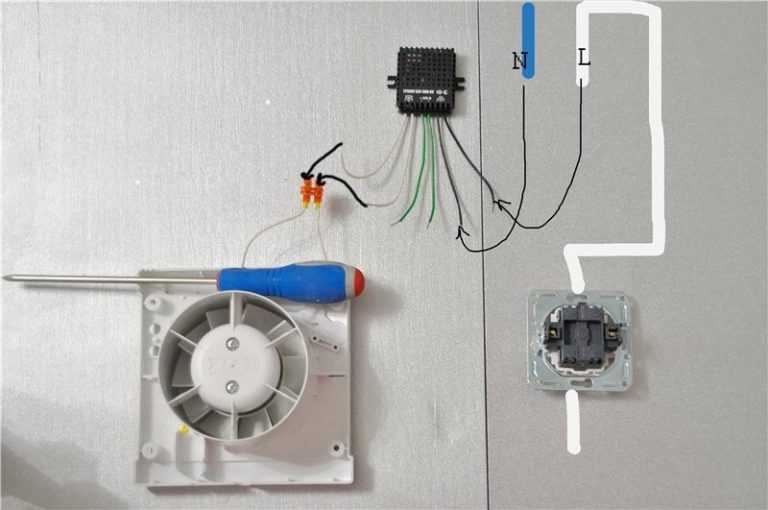 Обзор моделей вентиляторов с датчиком влажности для ванной комнаты