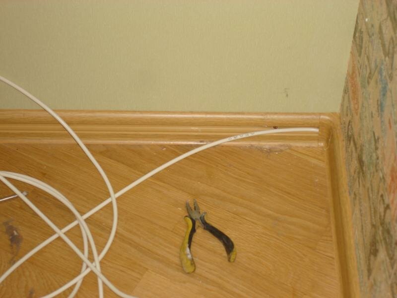 Проводка телевизионного кабеля в квартире по правилам