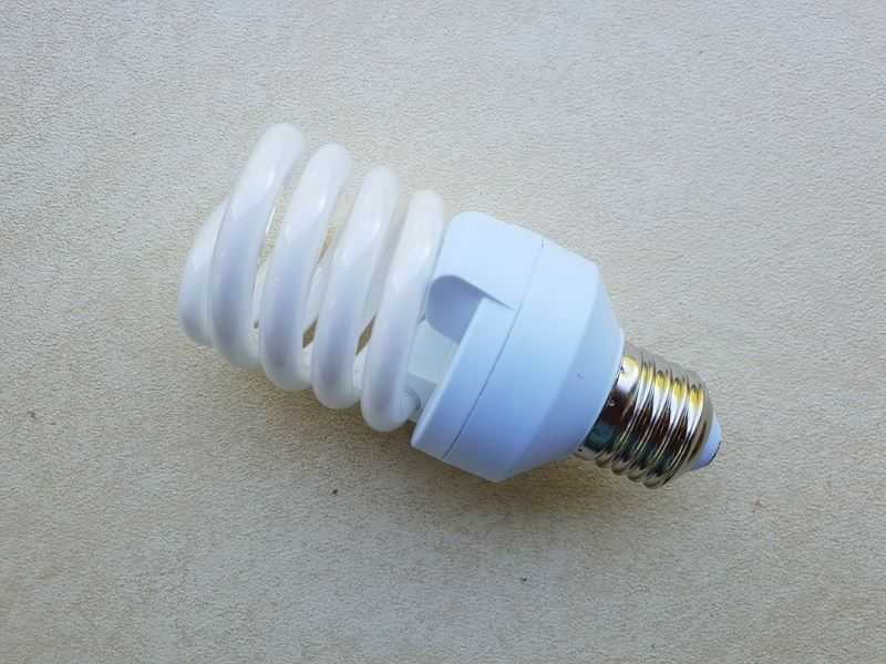 Если разбилась энергосберегающая лампа что делать - всё о электрике в доме