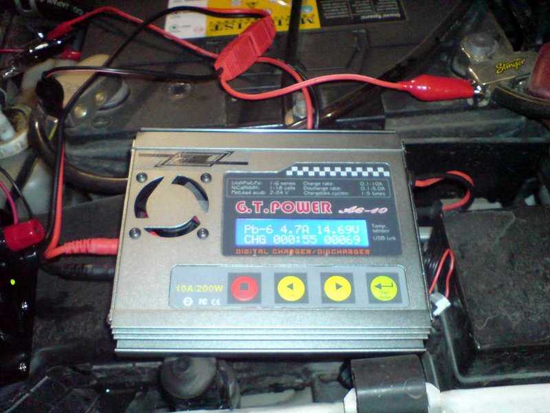 Каким напряжением заряжать аккумулятор для автомобиля 12 вольт, 6 вольт