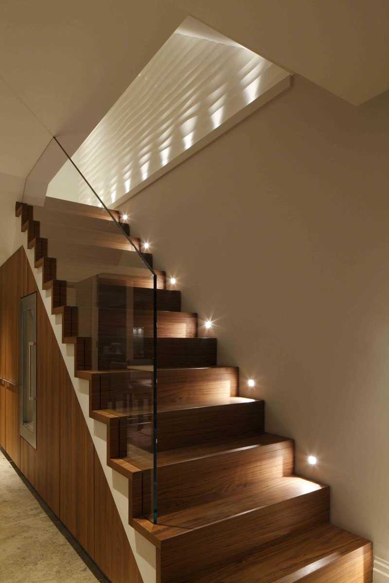 Как сделать подсветку лестницы светодиодной лентой