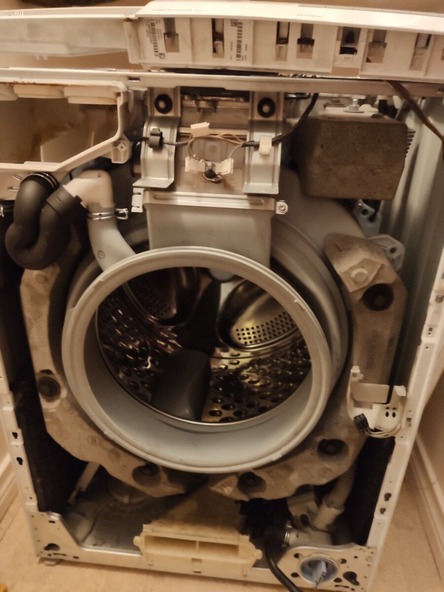 Почему стиральная машина не крутит барабан?