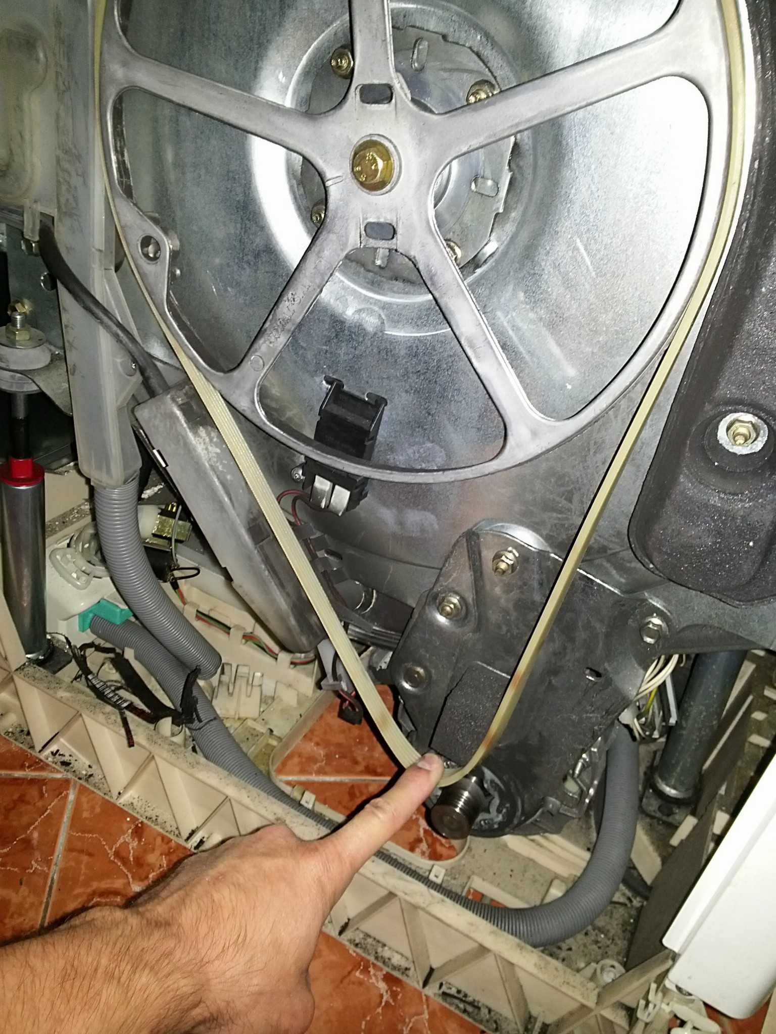 Не крутится барабан стиральной машины – причины и способы ремонта
