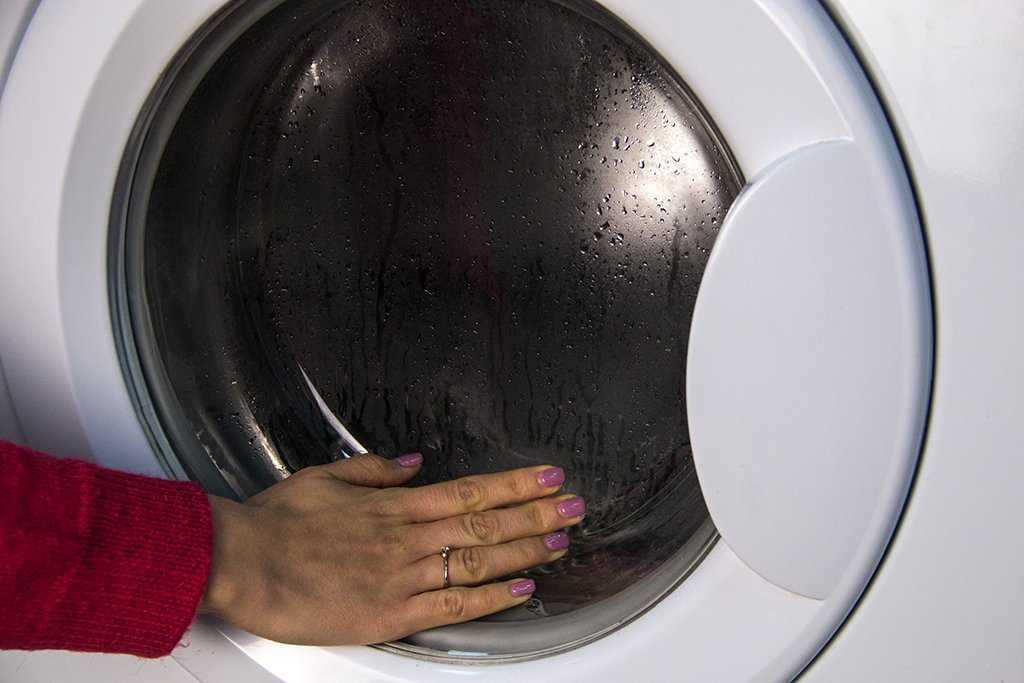 От стиральной машины - запах гари или она дымит? что делать, если стиральная машина пахнет горелым? | рембыттех