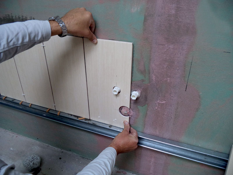 Сверла для плитки (31 фото): чем просверлить керамическое и кафельное покрытие, как сверлить кафель на стене