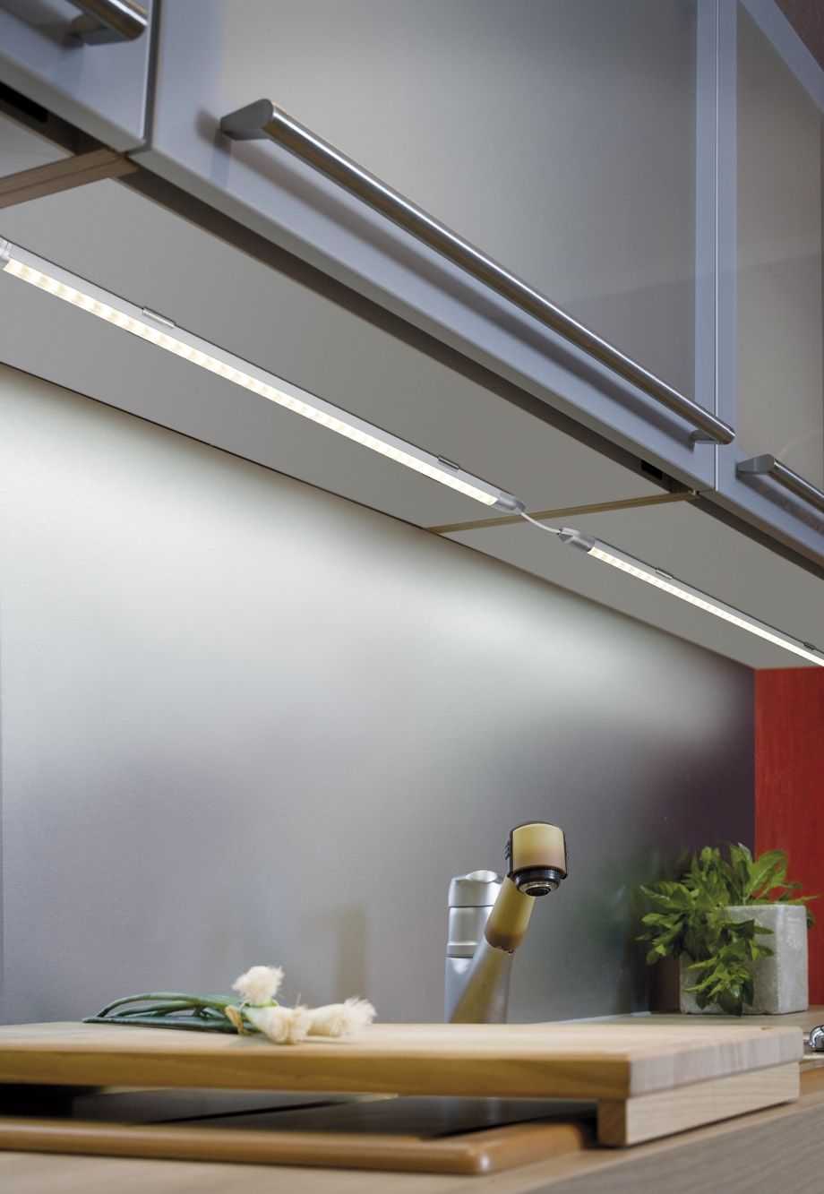 Светодиодная подсветка для кухни рабочей зоны: инструкция по монтажу