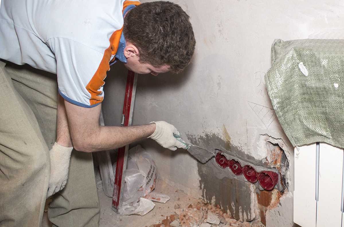 Как установить подрозетник в бетонную стену и гипсокартон: монтаж стакана для розетки