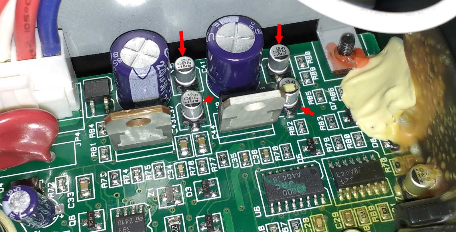 Электролитические SMD конденсаторы на плате