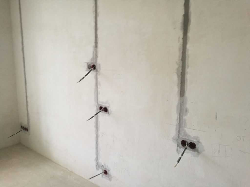 Как штробить стены для прокладывания электропроводки