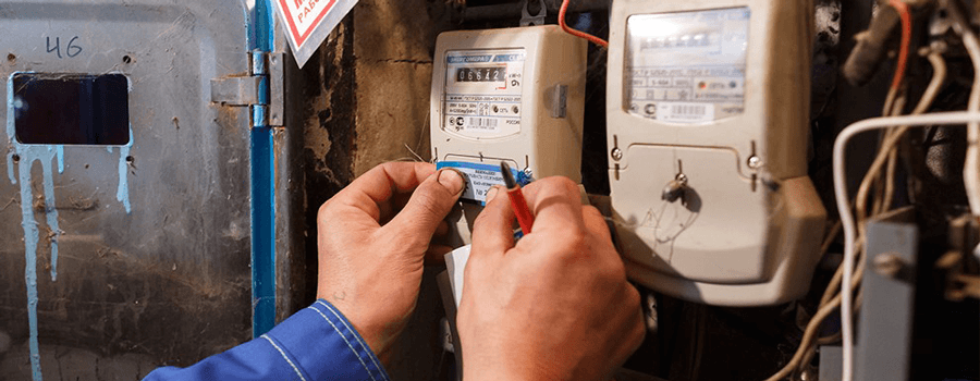Летом жители перестанут платить за замену электросчетчиков — российская газета