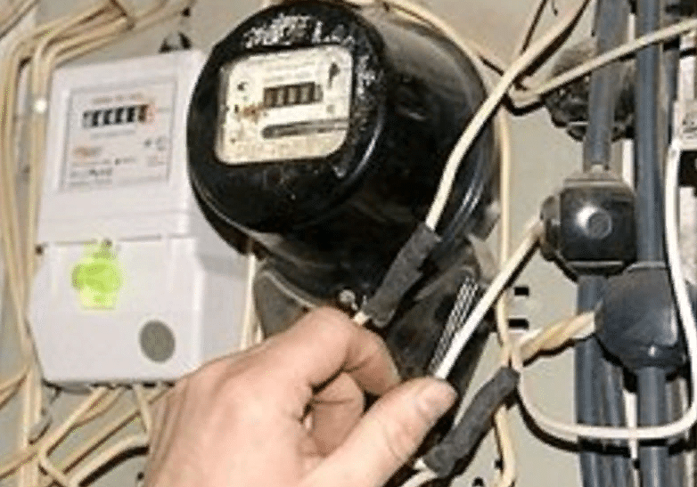 Как считать показания счетчика электроэнергии с трансформаторами тока: инструкция