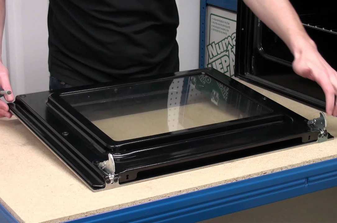 Как склеить стеклокерамическую варочную панель для кухни. как заклеить варочную панель после трещин или царапин. сложности с поиском и покупкой новой стеклянной поверхности