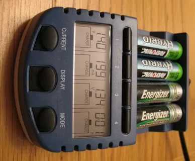 Можно ли заряжать обычные батарейки зарядным устройством, отличие от аккумулятора