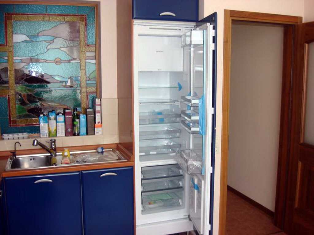 Как правильно выбрать и установить встраиваемый холодильник
